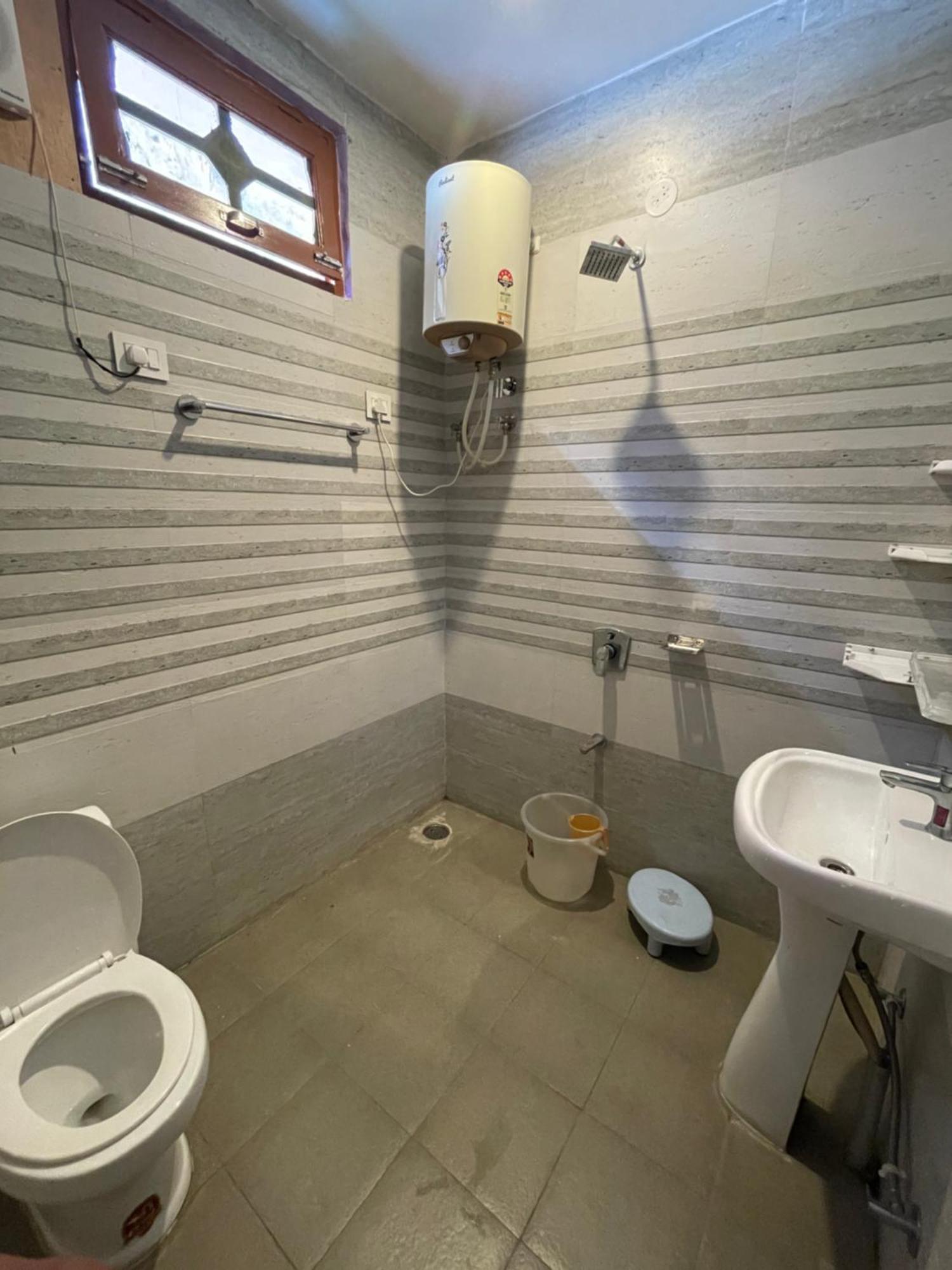 Chojh Inn Guest House Kasol Luaran gambar